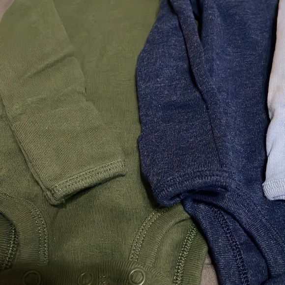 Carter’s NB Onesies Bundle - Picture 2 of 4